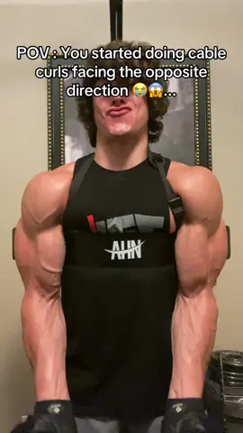 Try this next time you guys do cable curls 💪