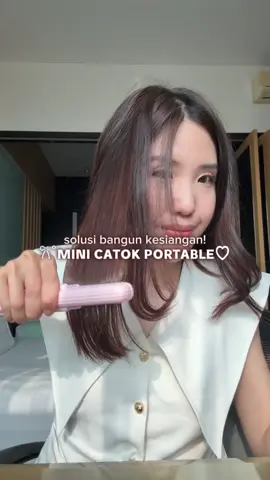 si kecil penyelamat tiap bangun kesiangan! yang ga sempet styling rambut, mending bawa catokan mini deh🤍 #catokanmini #catokanportable #salsnow #minihairstraightener #catokanmurah 