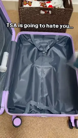 Deja de llenar tus abrigos de invierno y suéteres pesados en el armario con este conjunto de almacenamiento al vacío. Dobla, cierra, presiona el botón y mira cómo se encoge. Ahorro de espacio, sin desorden, perfecto para la familia o para viajar! 🧥 ✨

Haga clic en el enlace y empacar ahora! #WinterStorage #SpaceSaver #VacuumStorage #HomeOrganization #regresoaclasescontiktokshop