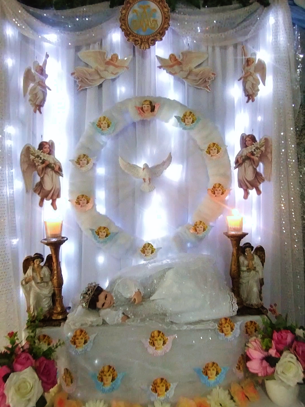 Altar la Divina Infantita 8 de Septiembre la natividad de la virgen María 🙏🕯️👶🌹👼🕊️ #altar #natividaddelavirgenmaria #marianiña #iglesiacatolica #divinainfantita 