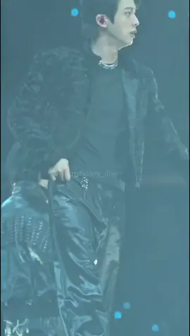 sedang mengeluarkan isi galeri #jin #kimseokjin