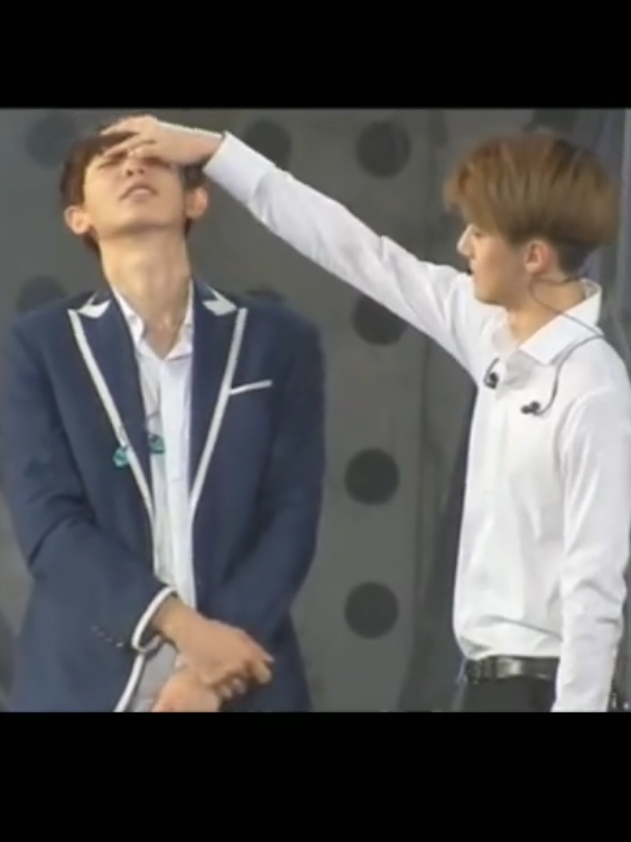 Ceye yg ngajarin tuh 🤣🤣🤣#exo #chanyeol #sehun #handsome #funny 😘💎❤️
