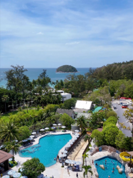 Holiday vibes ที่ OZO Phuket มันก็จะดีแบบนี้ 🌴  Just a little reminder… your holiday vibes look GREAT at OZO Phuket. 😎🌴💦 #OZOPhuket #UnpackGoodVibes #SleepConnectExplore #OZOHotels #byONYXHospitalityGroup