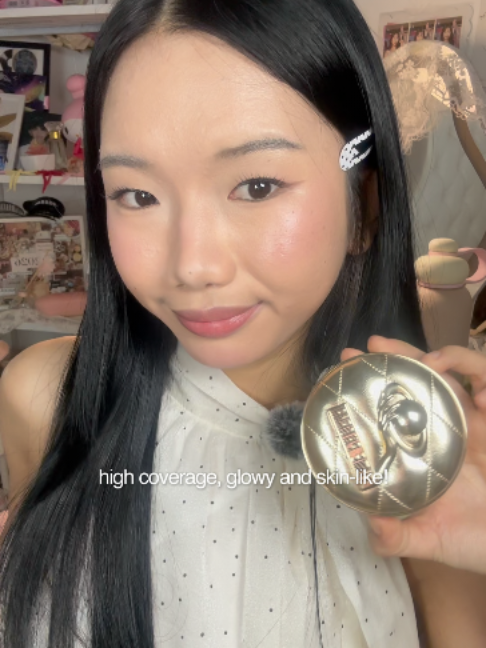 One swipe lang?? 👀✨ As an oily-skin girly, I’m actually obsessed with how glowy + skin-like this cushion looks without feeling heavy on my face 🤍 @timephoriaph_