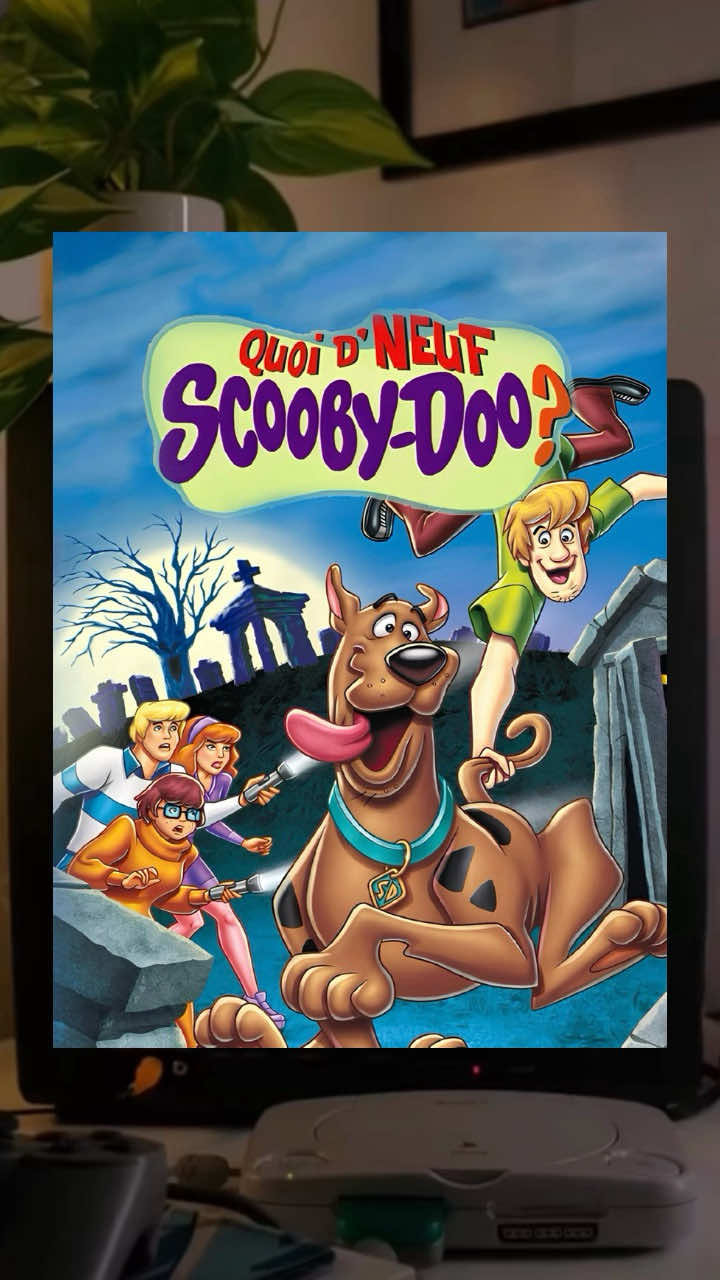 Tu te souviens de Quoi d'neuf Scooby-Doo ? 🐶 La série était diffusée de 2004 à 2006 sur France 3, Cartoon Network et Boomerang pendant 3 saisons. Scooby-Doo, Sammy, Fred, Daphné et Véra sont de retour pour de nouvelles aventures à bord de la Mystery Machine. Ensemble, ils parcourent le monde à la recherche de mystères à résoudre et de créatures terrifiantes à démasquer. Entre les enquêtes, les courses-poursuites, les pièges et les célèbres Crocs-Scooby, « Quoi d'neuf Scooby-Doo ? » a marqué toute une génération avec son célèbre générique interprété par Simple Plan. #QuoiDeNeufScoobyDoo #ScoobyDoo #Nostalgie #DessinAnime #CartoonNetwork