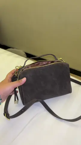 #taswanita #tascantik #slingbag #tasselempang #handbag 