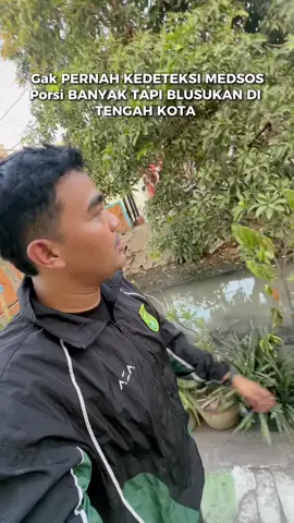 GAK PERNAH KEDETEKSI SIAPAPUN 😂. Ini nemu nasi goreng porsi ugal di belakang RS husada utama surabaya murah banget rekk. Ada topping tetelan pedas dan tunas pedas. #surabayakuliner #kulinersurabaya #kulinersby #fyp #viral 