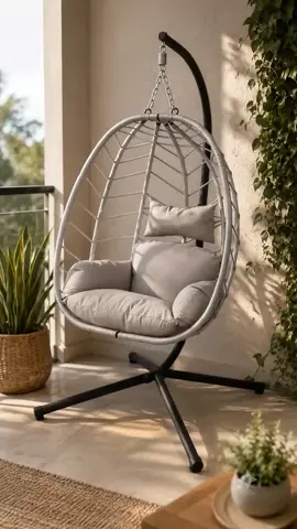 #publi Cadeira balanço suspensa Tem aquele cantinho em casa que parece estar pedindo um lugarzinho pra relaxar? 😩 Essa cadeira balanço suspensa com suporte é perfeita para transformar um espaço do jardim, varanda ou área externa em um cantinho aconchegante para descansar, ler um livro ou simplesmente ficar de boa. #cadeirabalanco #cadeirasuspensa #balancosuspenso #jardimdecorado  Nos siga para mais achadinhos que resolvem os pequenos problemas do dia a dia. Igual esse.