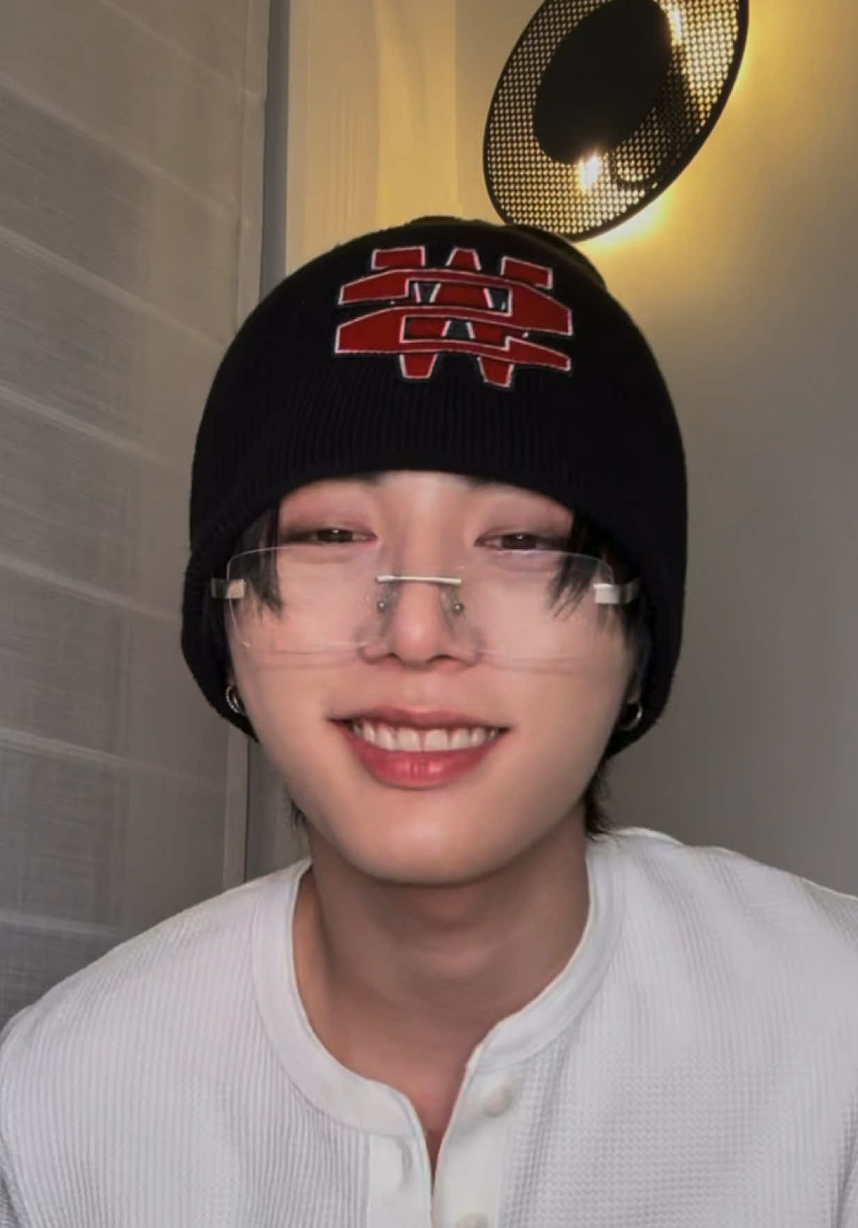 the way he smiled so brightly when he saw onedoor developed crush on someone and congrat to onedoor too 😭😭😭 THIS KID SO SOFTTTT 😭😭  #태산 #보이넥스트도어 #TAESAN #BOYNEXTDOOR #ONEDOOR 