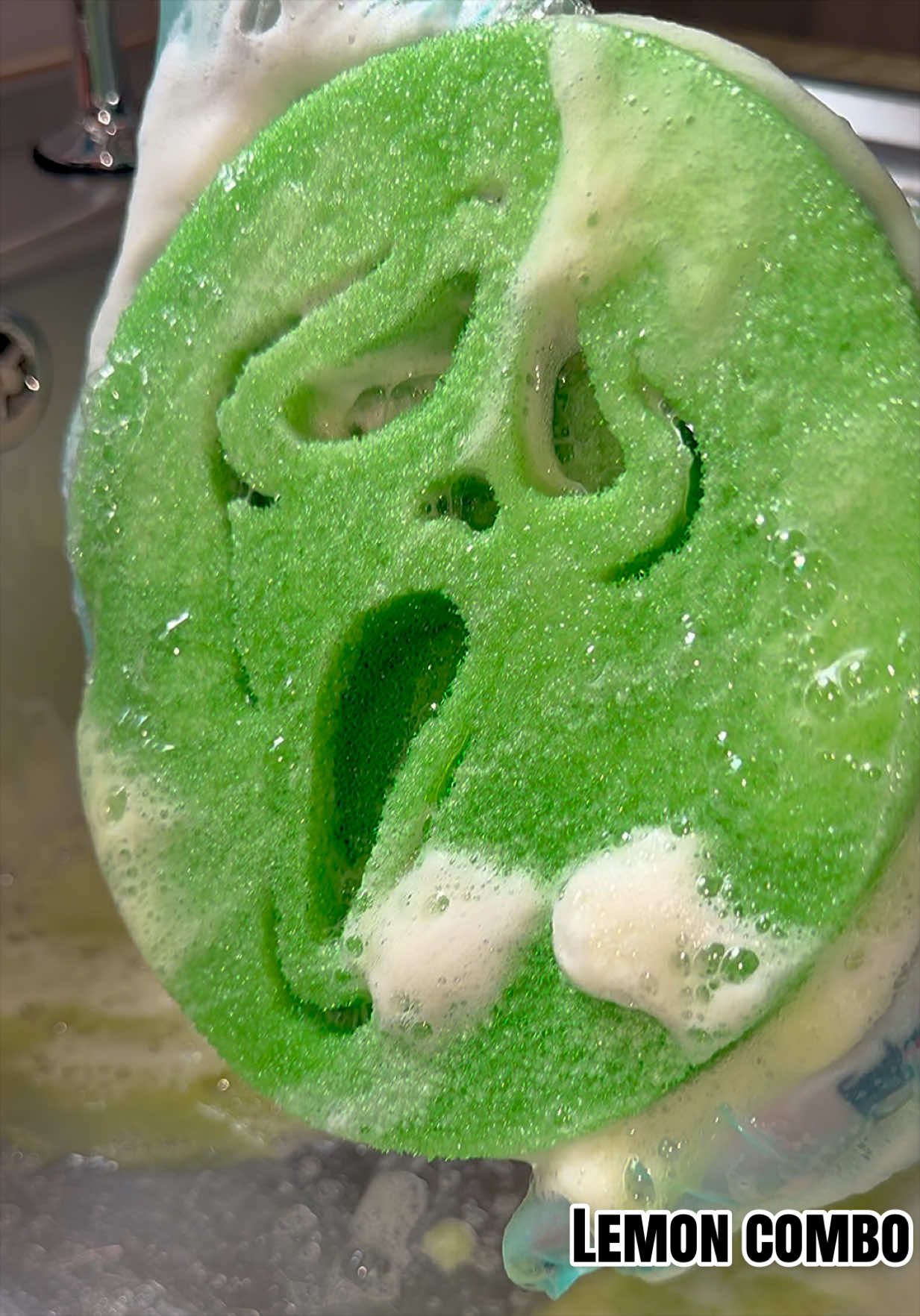 Lil lemon combo 🍋  Had this multicoloured sponge for tiiiime. How do some of yous squeeze this? It’s shite 😅 one squeeze and done for me lmao. Got my @BLAREZ NOODZ ghostface neon drip to the rescue 💚💛 added some dettol and wow!                         #lemon #visualasmr #spongetok #suds #fyp 