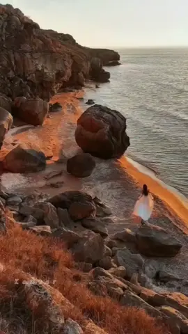 كلما هدأت الروح …انكشف لها  من الحياة ما كان الضجيج يحجبه  عذرا أصدقائي تم حظري من الردود  #🌹🌹🌹 