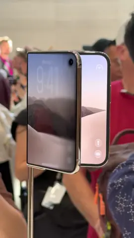 Apple sorprende con el iPhone Duo, un innovador dispositivo plegable de doble pantalla