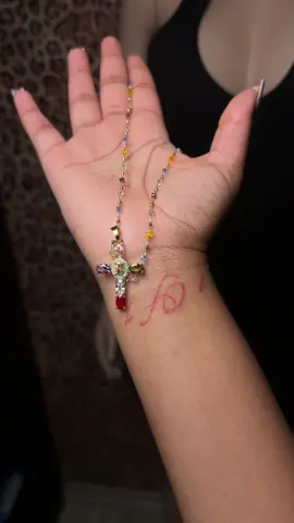 this necklace is givingggg 😍✨ the colorful stones make it such a cute statement piece, and it’s giving way more expensive than it actually is! perfect for dressing up a simple outfit 💕🌈 #tiktokshop #necklace #jewelryfinds #fashionjewelry #statementnecklace     