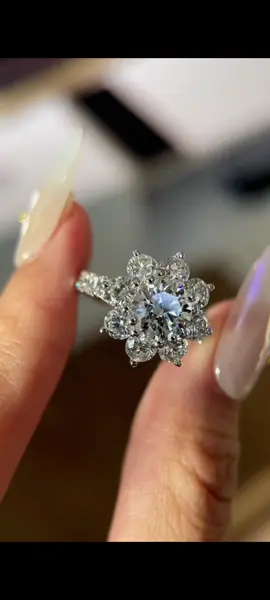 1.55ct halo setting round lab grown diamond engagement ring. Welcome DM me to customize your dream jewelry. #labgrowndiamond #engagementring #diamondring #customjewelry #wejeweler 