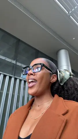 Setembro amarelo é o ano todo 🧡 viciei no telejornal dos pequenos 🤣