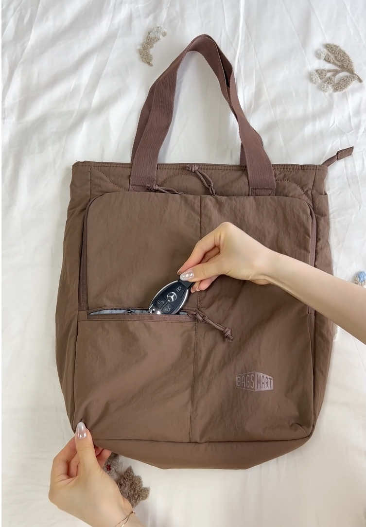 🤎Chiếc cặp và túi máy tính mà bé gái và bé trai có thể mang theo có thể đeo trên một vai hoặc cả hai vai. #bagsmart #bag #schoolbag #balo #workbag 