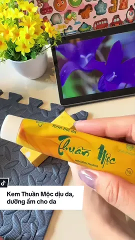 Da khô ráp, ngứa ngáy khó chịu? Thử Thuần Mộc Vàng để chăm da nha!🌿 #thuanmocchinhhang  #hoabinhpharma  #viemdacodia  #fyp #mecua2embe✅  @Mẹ của 2 em bé✅  @Mẹ của 2 em bé✅  @Mẹ của 2 em bé✅ 