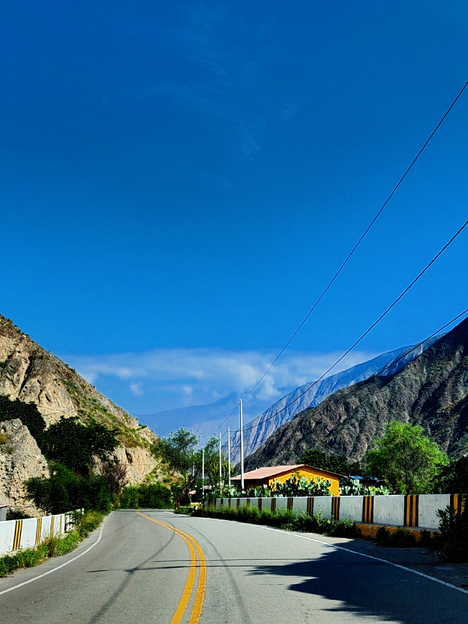 🇵🇪❤️🏞️🛣️🌨️🏔️🏡🥰 #peru🇵🇪 #viajes #paisajes #belleza #naturaleza 