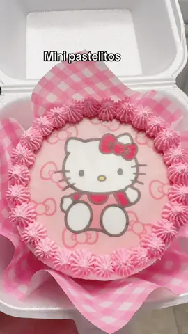 Para un antojo chiquito, mini pastelitos todos los días. Entregas en Winder área de lunes a viernes #minipasteles #minicake #hellokittycake 