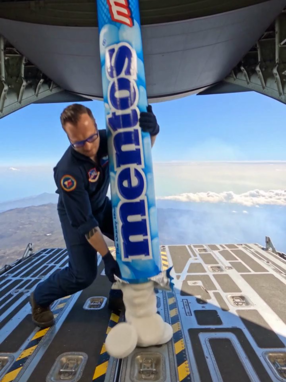 Pushing giant Mentos into an active volcano. #wow #volcano #eruption #trending 