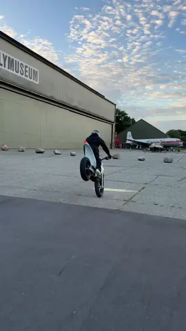 Ganske passende sang syntes jeg 😁  #ebike #stark #starkvarg #bikelife #wheelies 