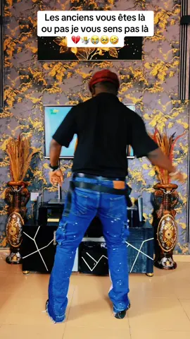 #debloquemesvue🥲🙏🏽 #videoviral #visibilité #malitiktok🇲🇱 #pourtoii @Traoré et fière 💪♥️ @weezy Brown officiel🇲🇱🇸🇳🤟 @Dj bouba 🎧 @5PModeshop 👖 👔 🥿 @PAPII🫀>DESTIN DE BAMAKO 