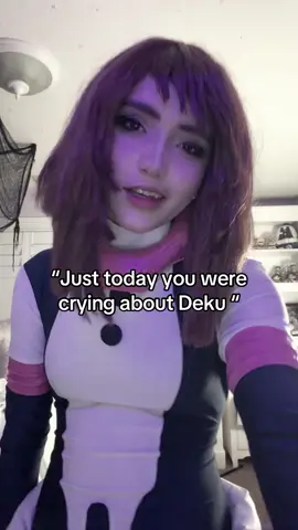 Am I hilarious #armlessdeku #deku #ochako #cosplay #uraraka