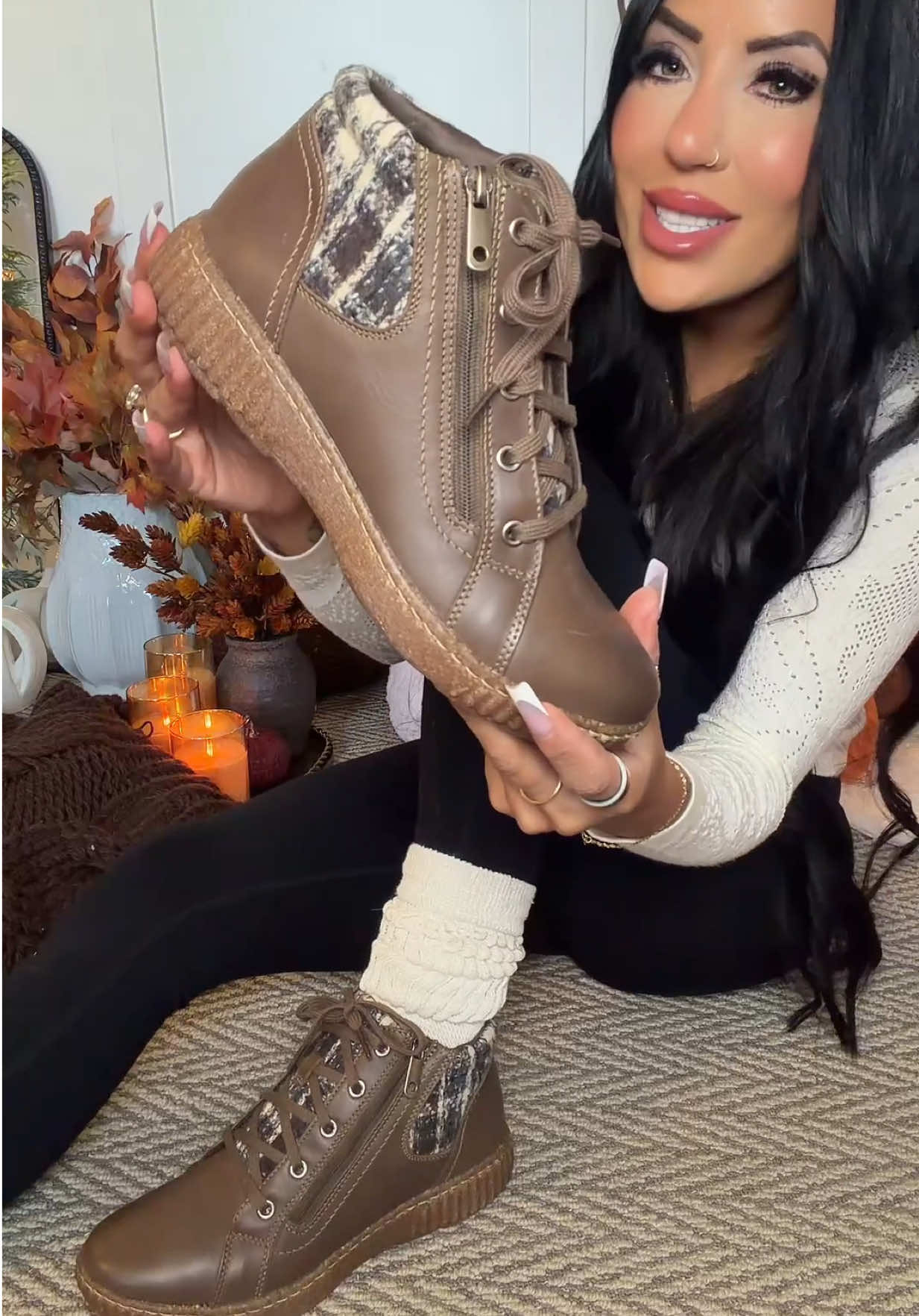 Clarks leather winter boots for polished cold-weather outfits ❄️🤎 #Clarks #LeatherWinterBoots #WomensWinterBoots #ColdWeatherShoes #WinterOutfit