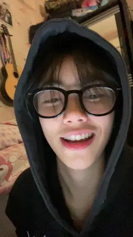 😗