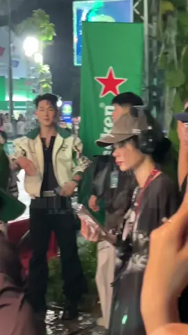 🛑 Song Luân tương tác cực đáng yêu với fan tại sự kiện THE WORLD OF HEINEKEN #Heineken #TuFanThanhBan #SieuTrainghiemTheWorldOfHeineken #ChumChumHopTacCungHeineken #ChumChum
