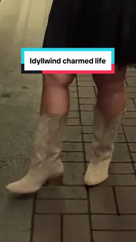 When you meet a complete stranger in Nashville wearing the exact same boots… clearly we both have great taste! 🤠👢 @Idyllwind @Boot-Barn  #tiktokshopstockup #WesternBoots #NashvilleStyle #CowgirlBoots #BootTwins
