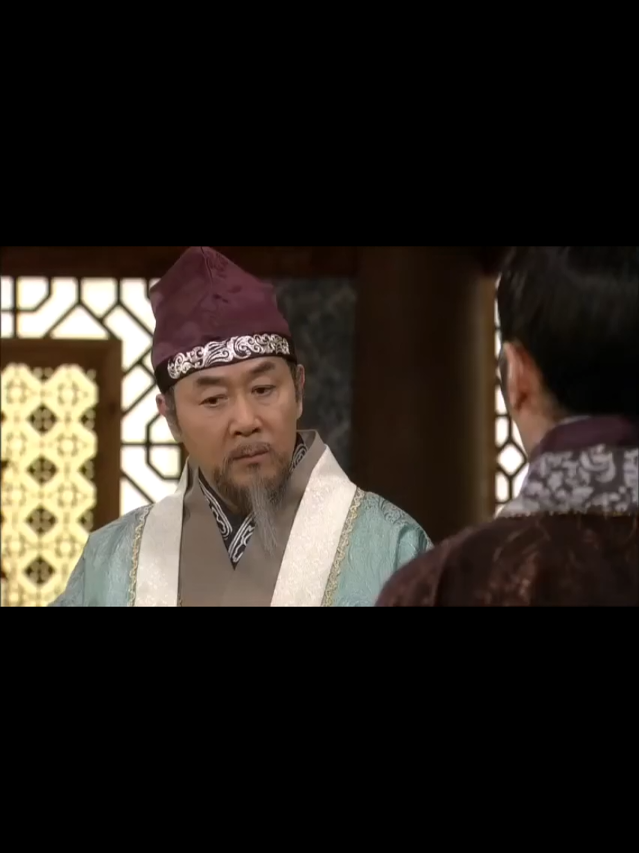 #مسلسل_صراع_الملوك  مسلسل صراع الملوك هو دراما كورية تاريخية اسمها الاصلي ملك غيونشوغو انتجت سنة 2010 وعرضت مدبلجة على ام بي سي اكشن تدور قصته حول الامير بويو غو الذي يتهم ظلما بمحاولة اغتيال الملك فيبعد عن القصر ويعيش وسط المؤامرات والدسائس ليحاول اثبات براءته بعد صراع طويل يصل الى العرش ويصبح الملك غيونشوغو ملك مملكة بايكتشي ويقودها الى عصرها الذهبي حيث يوسع حدودها ويسيطر على معظم شبه الجزيرة الكورية ويواجه خصومه بالسيف والدهاء