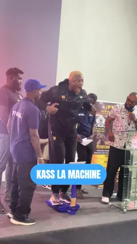Le main event de cette grande finale de IFC. Les athlètes se sont regardés droit dans leur yeux et ont dit ce qu’ils avaient sur le cœur . La balance a tranché le poids. Ce soir c’est le moment de la vérité au CSCTICAO pour ce grand combat entre deux grands noms des sports de combat ivoiriens. KASS LA MACHINE 🆚 FABRICE GNEDRE 