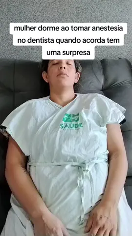 mulher dorme ao tomar anestesia no dentista quando acorda tem uma surpresa #noticias 