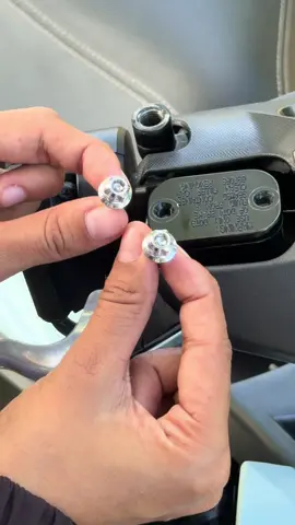 HENG Brake Fluid Cap Bolt 4x12 Universal for Raider Sniper Click ADV PCX Aerox Nmax Mio i m3 All-Mio Beat fi/carb Mio gear Genio Scoopy Airblade Giorno Gravis Fazzio Brake Fluid Bolt Any Type of Yamaha Honda Scooter & Motorcycle CNC Flower #aerox155 #brakefluid #brakefluidcap #bolts #cncbolts 