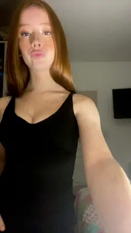 Sali bastante fea me gusta ka cancion no mis gestos ka cerdad 