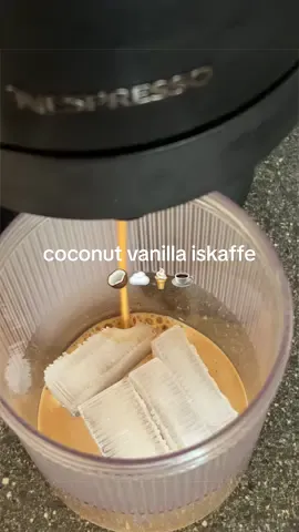Bli med å teste coconut vanilla iskaffe 🥥☁️🍦☕️ denne er også en ny favoritt!  #girlythings #coffee #nespresso 