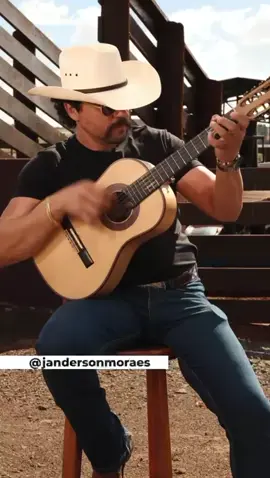JANDERSON MORAES 🇧🇷  Rei Do Gado @tiaocarreiroepardinho  @tiaocarreirooficial_  @tiaocarreirofans  @tiaocarreiroeterno  Um Domingão Abençoado Pra Nós 🙏 🎥 @colocial  📍 @harasciceri  #violeiro #modadeviola #boiadeiro #sertanejoraiz