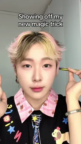 This magic trick will make your fist turn hard 😌💅✨🫶🏻 #magictrick #magician #magicalboy 