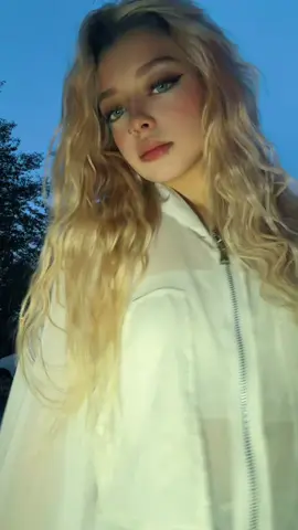 🤨
