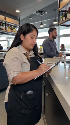 Descubre esta práctica pluma traductora inalámbrica, tu compañero perfecto para practicar español e inglés. Cuenta con soporte para 165 idiomas, adaptación de acentos ideal para escenarios de restaurantes y otras situaciones cotidianas. También funciona como tutor inteligente para tus sesiones de aprendizaje electrónico. Toca para comprar la tuya ahora.

El rendimiento puede variar según la configuración, el entorno y el modelo.

#fyp #accesoriodeaprendizaje #herramientadetraduccion #gadgetutil #Moras