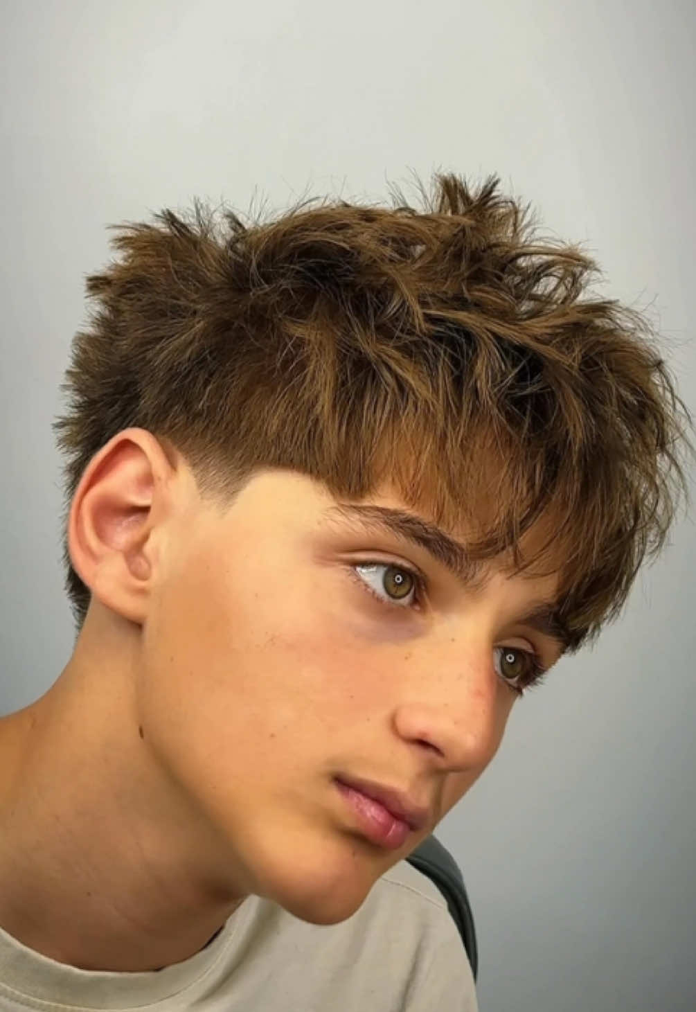London Ontario Barber 💈 Restored my client’s confidence by fixing his biggest problem — flat, straight hair — and giving him a textured fringe with a clean taper for volume, movement, and a sharp finish 🔥 Serving London, Fanshawe, Western, St. Thomas, and Woodstock ✂️ If you’re in London, Ontario and want a cut that actually works for your hair, book your tailored transformation — link in bio. 💯 #londonontariobarber #texturedfringe #lowtaper #hairtransformation #ontariobarber 