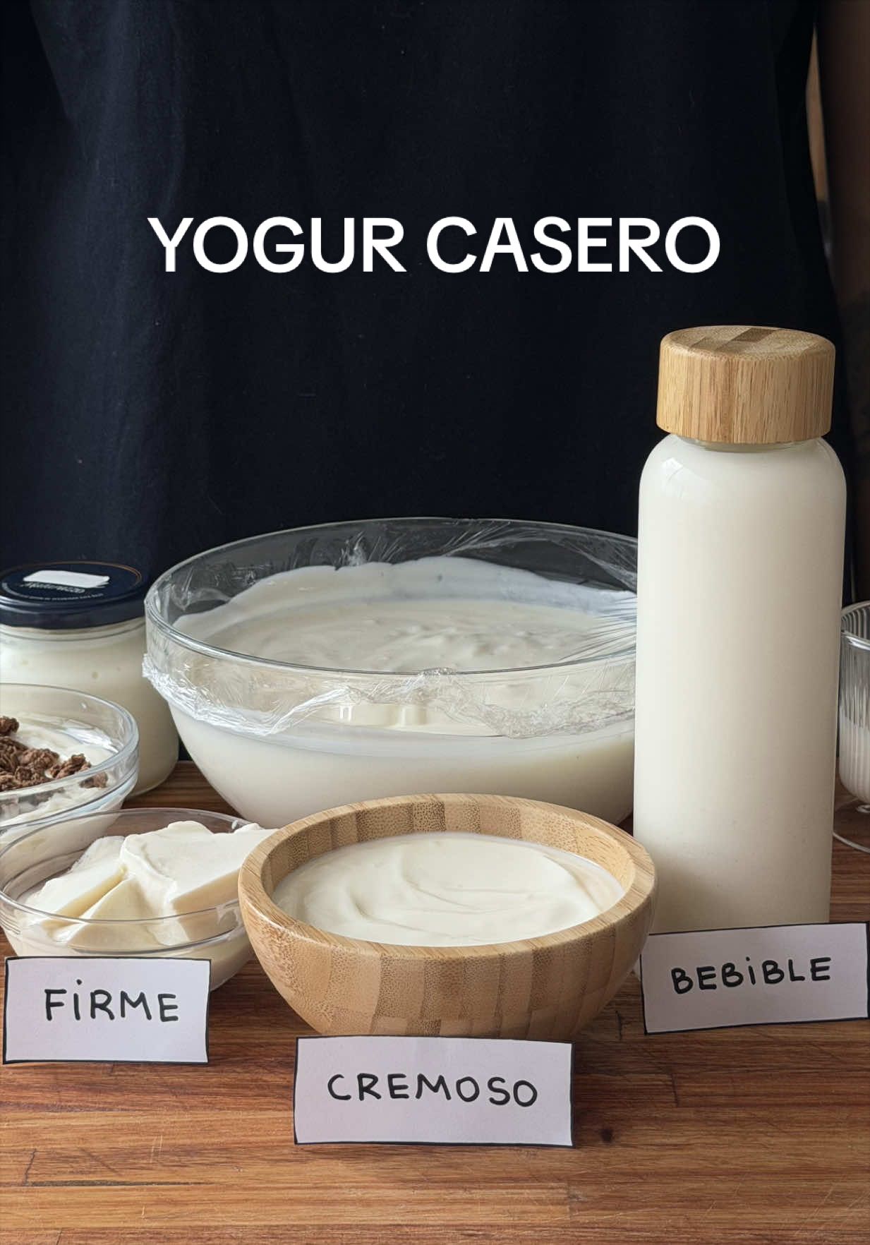 YOGUR CASERO: más fácil de lo que parece 🥛🥣 • Hace rato que me gusta hacer mi propio yogur y la verdad es que es mucho más simple de lo que imaginas. Con tres ingredientes y un poco de paciencia podés hacer una tanda enorme y dejarla lista para toda la semana. • La clave está en la temperatura: después de mezclar todo, hay que dejarlo varias horas en un lugar tibio para que las bacterias del yogur hagan su trabajo. No hace falta tener yogurtera, lo importante es mantener ese calor durante la fermentación y después llevarlo a la heladera para que termine de tomar cuerpo. • 𝕀𝕟𝕘𝕣𝕖𝕕𝕚𝕖𝕟𝕥𝕖𝕤: • 2lt de Leche Proteica 🥛 • 90gr de Leche en Polvo Proteica • 190gr de Yogur Firme 🥣 • (Yo lo hice en versión proteica, pero perfectamente lo pueden hacer con leche y leche en polvo común si quieren una versión más clásica.) • Conservación: hasta 10 días en heladera o 1–2 meses en freezer. Al congelarlo puede cambiar la textura y separarse un poco al descongelar ❄️ Y para el pote que vas a reutilizar como cultivo: reservarlo desde el principio, mantenerlo cerrado y usarlo idealmente dentro de 5–7 días. • Si compran yogur todas las semanas, prueben hacerlo una vez en casa y después me cuentan si no vale totalmente la pena. 👀 • #yogurt #healthy #homemade 