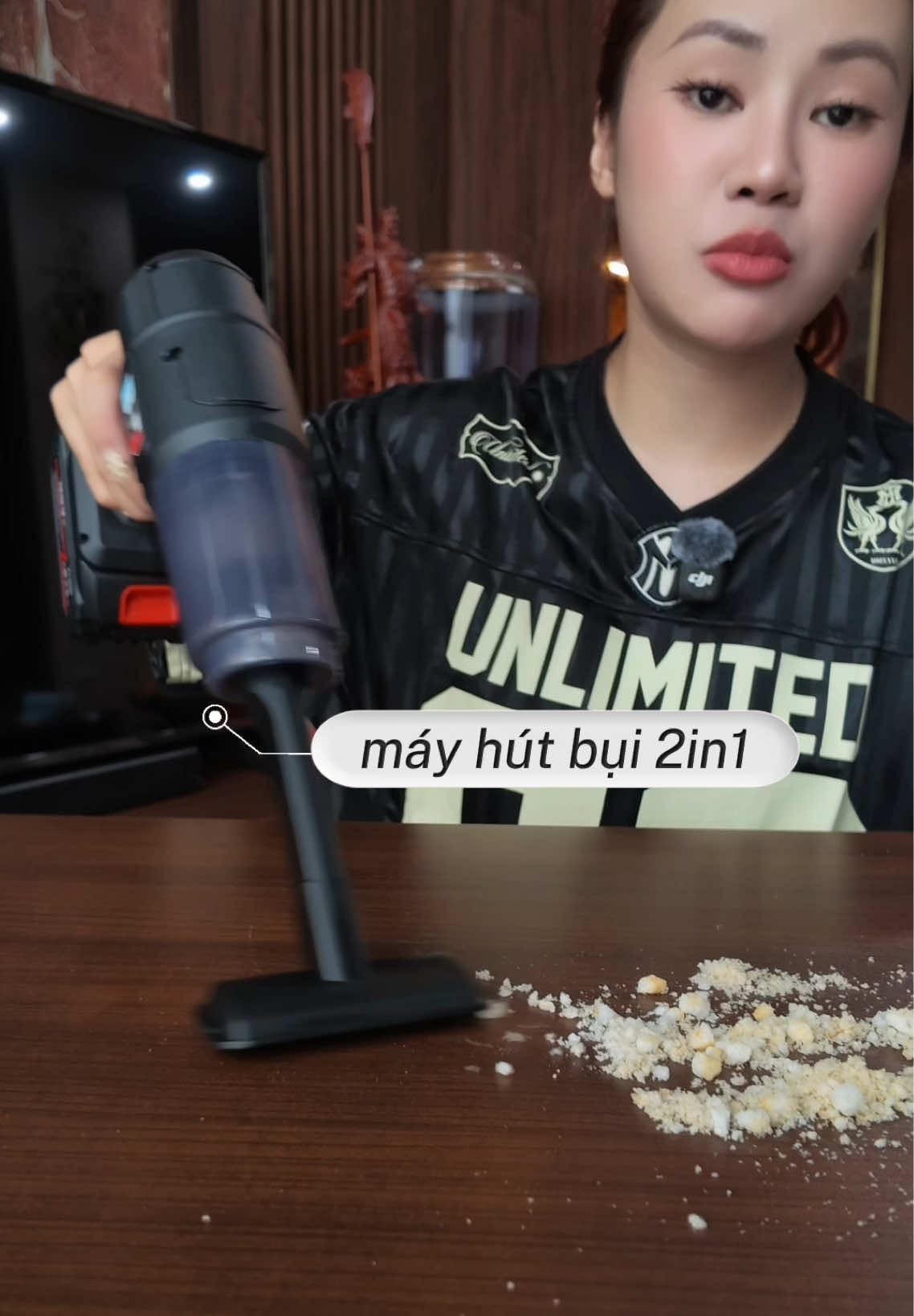 Nhỏ gọn mà làm được cả 2 việc: thổi và hút bụi cực tiện! #maythoihutbui #mayhutbui #dodunggiadinh  