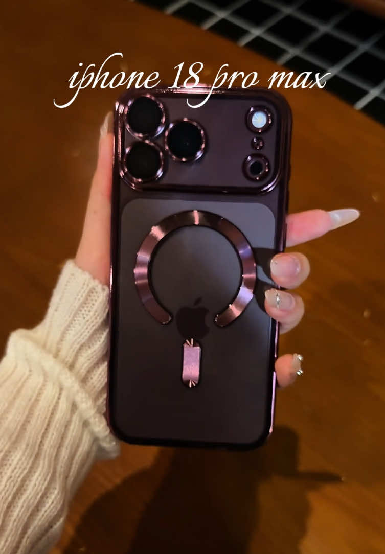 A good phone case should feel solid, look sleek, and match every outfit. This one checks every box. ✅ #iPhoneCase⠀ #iPhone18Update⠀ #fyp⠀ #phonecase⠀ #tiktokshop⠀