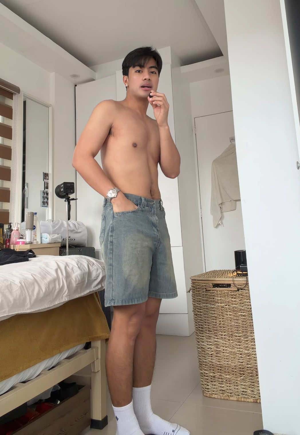 Ang solid ng denim shorts na to 👌💯 #denimshorts #maongshorts #shorts #abovethekneeshorts #erwindelarosa 