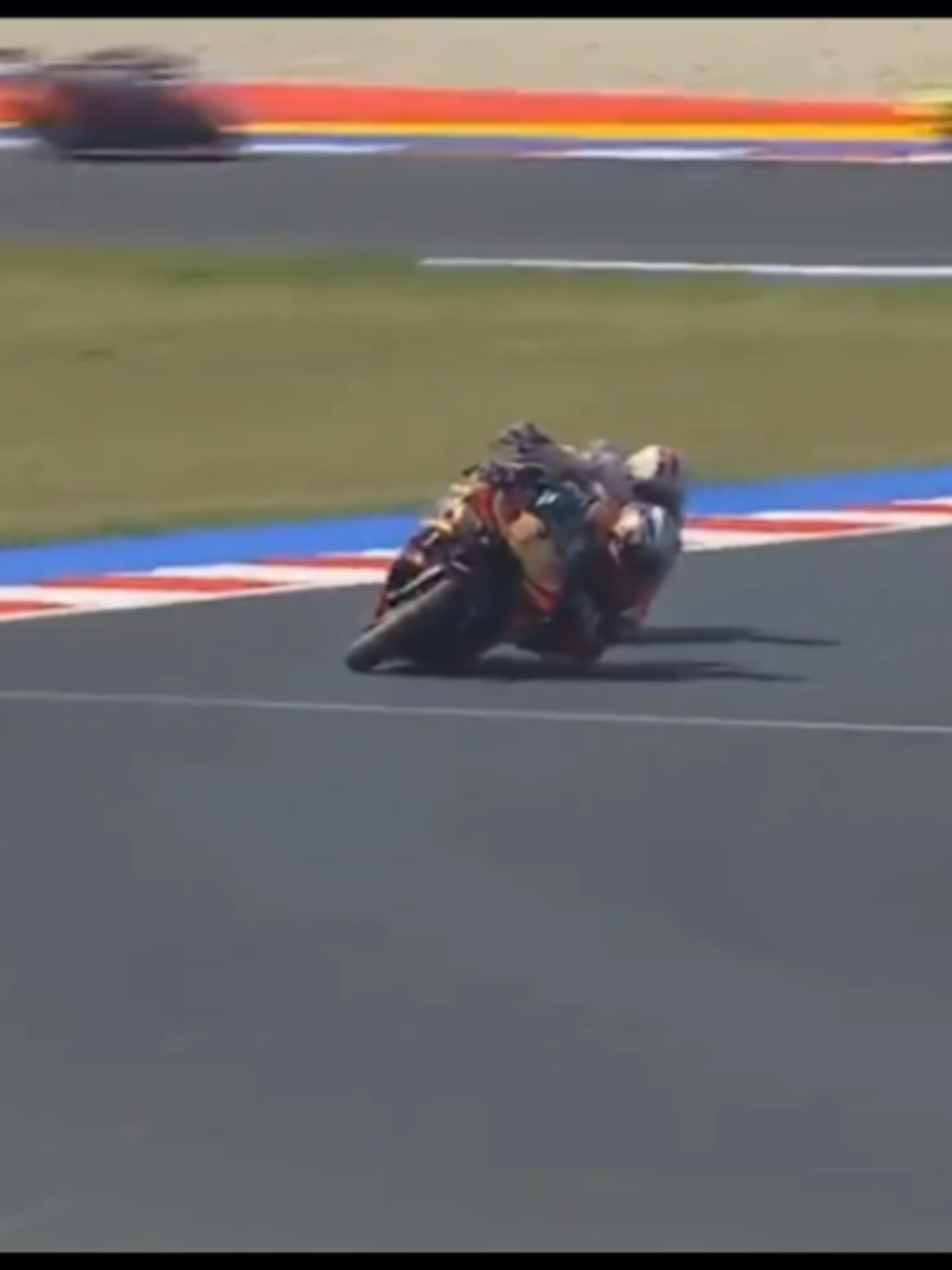 Pasukan Marquez kepung martin 🔥 #Marcmarquez #mm93 #motogp #goat🐐 #fyp