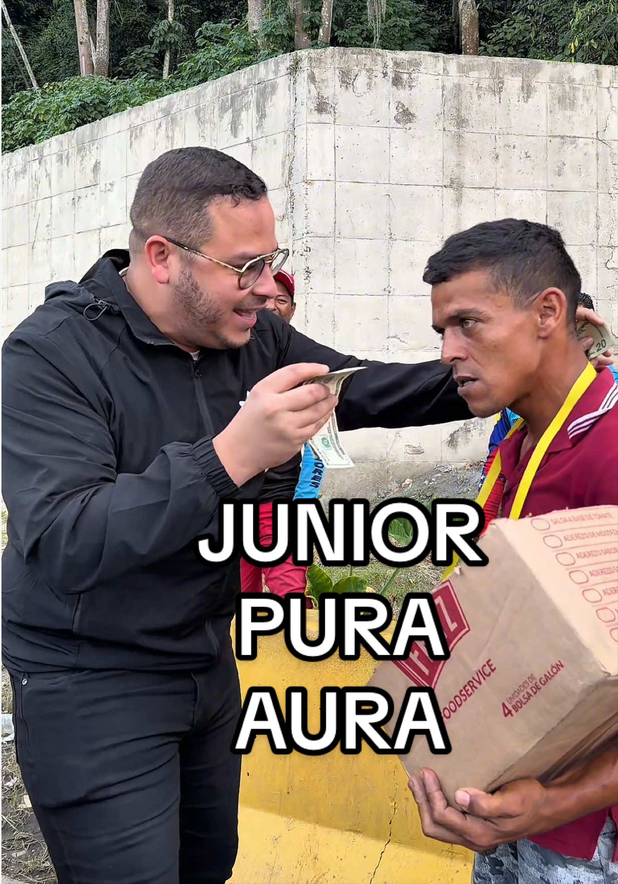 Junior es pura aura. Dime un número del 1 al 5. ¿Crees que tomo una buena decisión?,  ¿Para dónde quieren que vaya?
