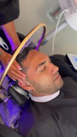 ✨ Hoy vine a probar la experiencia Scissors en Miraflores y quedé súper satisfecho. 💈🔥 Porque aquí no vienes solo por un corte… vienes a disfrutar la combinación perfecta de Barbería + Head Spa. 💆‍♂️✂️ 📍 Avenida José Pardo 899, Miraflores 📲 Reserva tu cita y vive la experiencia Scissors. #Scissors #Barberia #HeadSpa #Miraflores #BarberiaMiraflores     