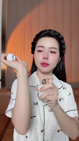 Nước hoa thơm lắm